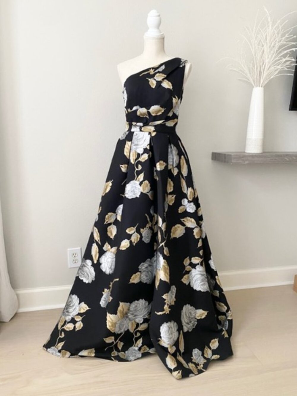 Carmen Marc Valvo Infusion One Shoulder Ballgown Black Gold Floral Jacquard Gown